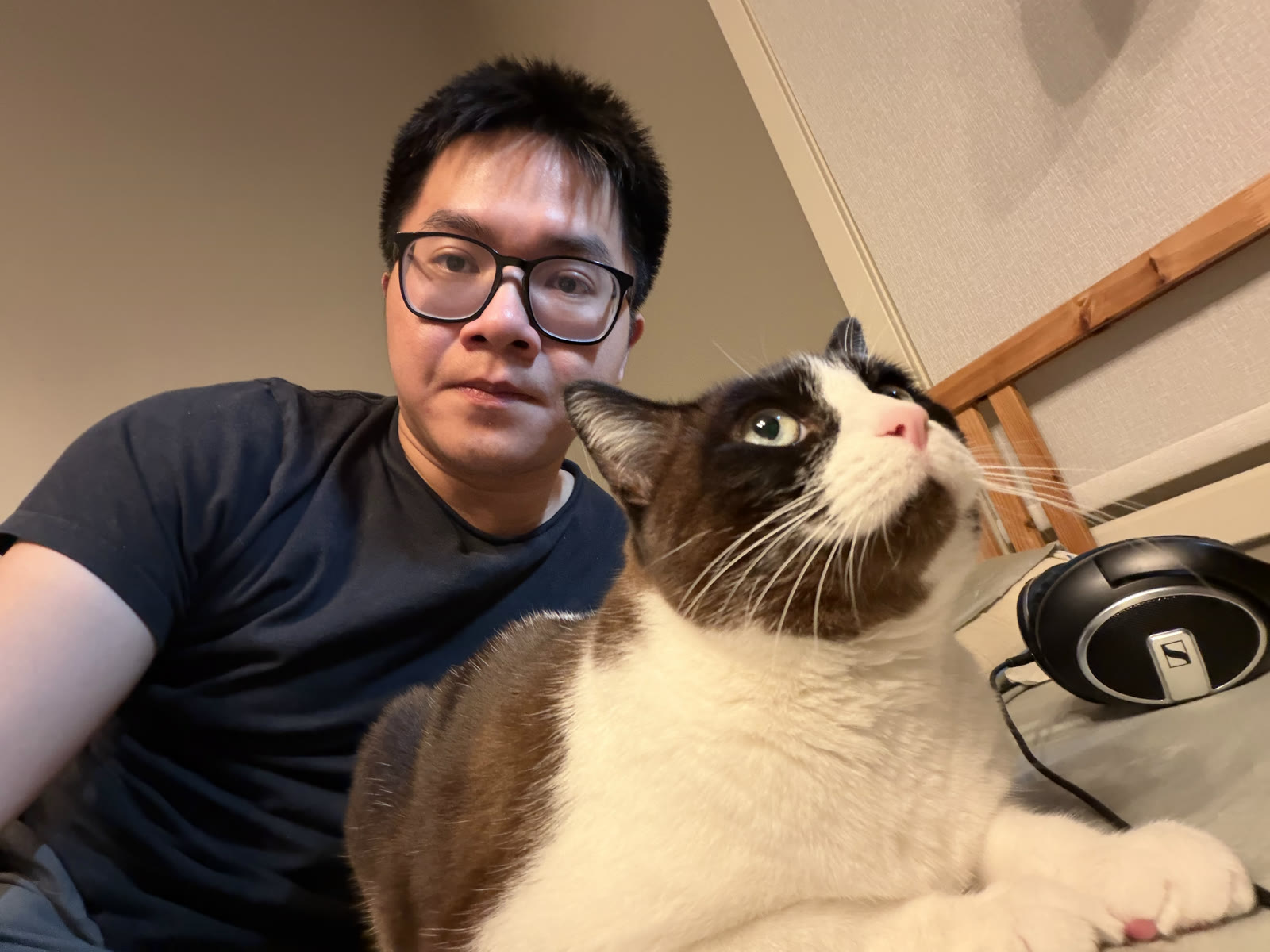 Tien Dinh with a cat